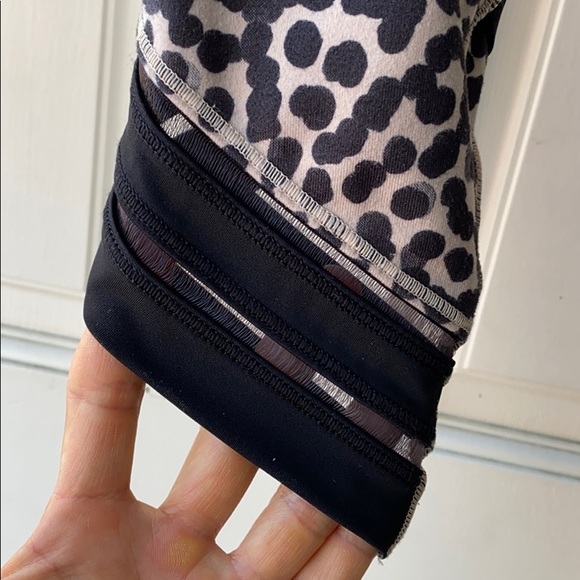 Lululemon size 2 - Picture 3 of 7